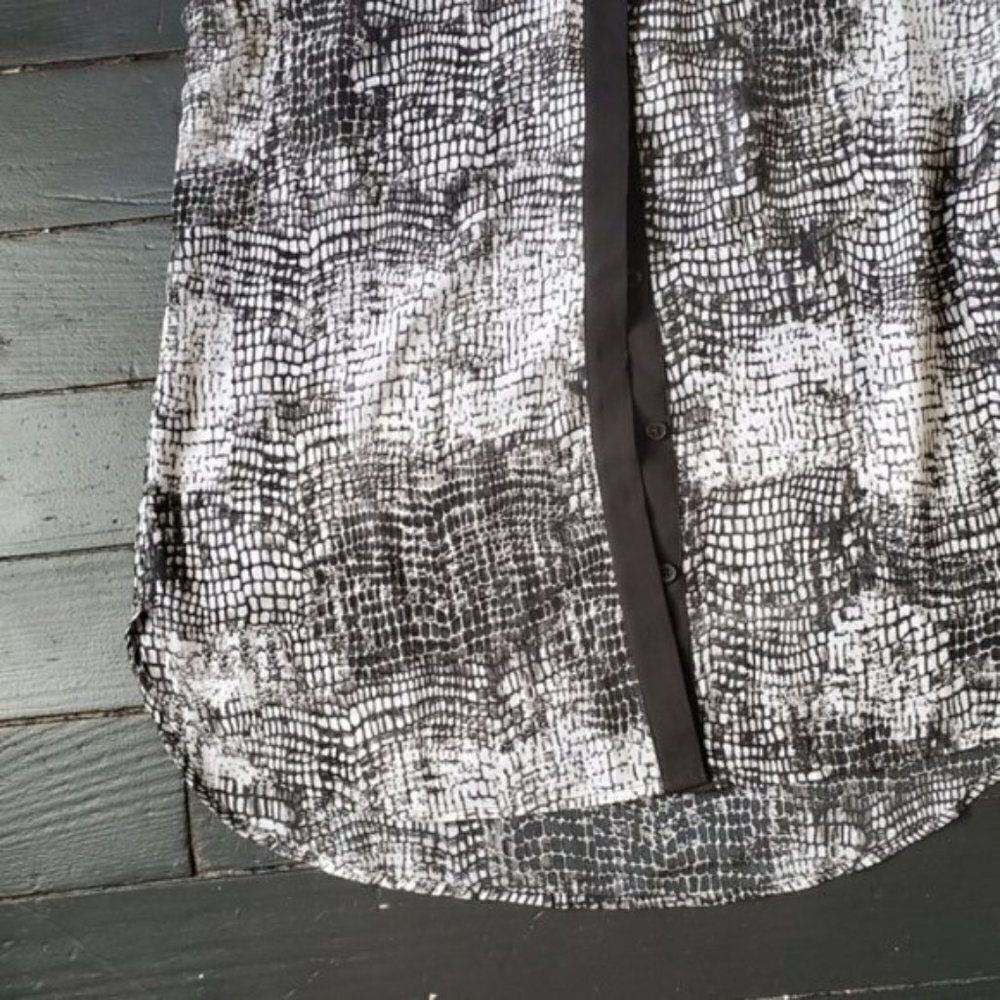 Banana Republic Lightweight Tank Blouse - Picture 6 of 14